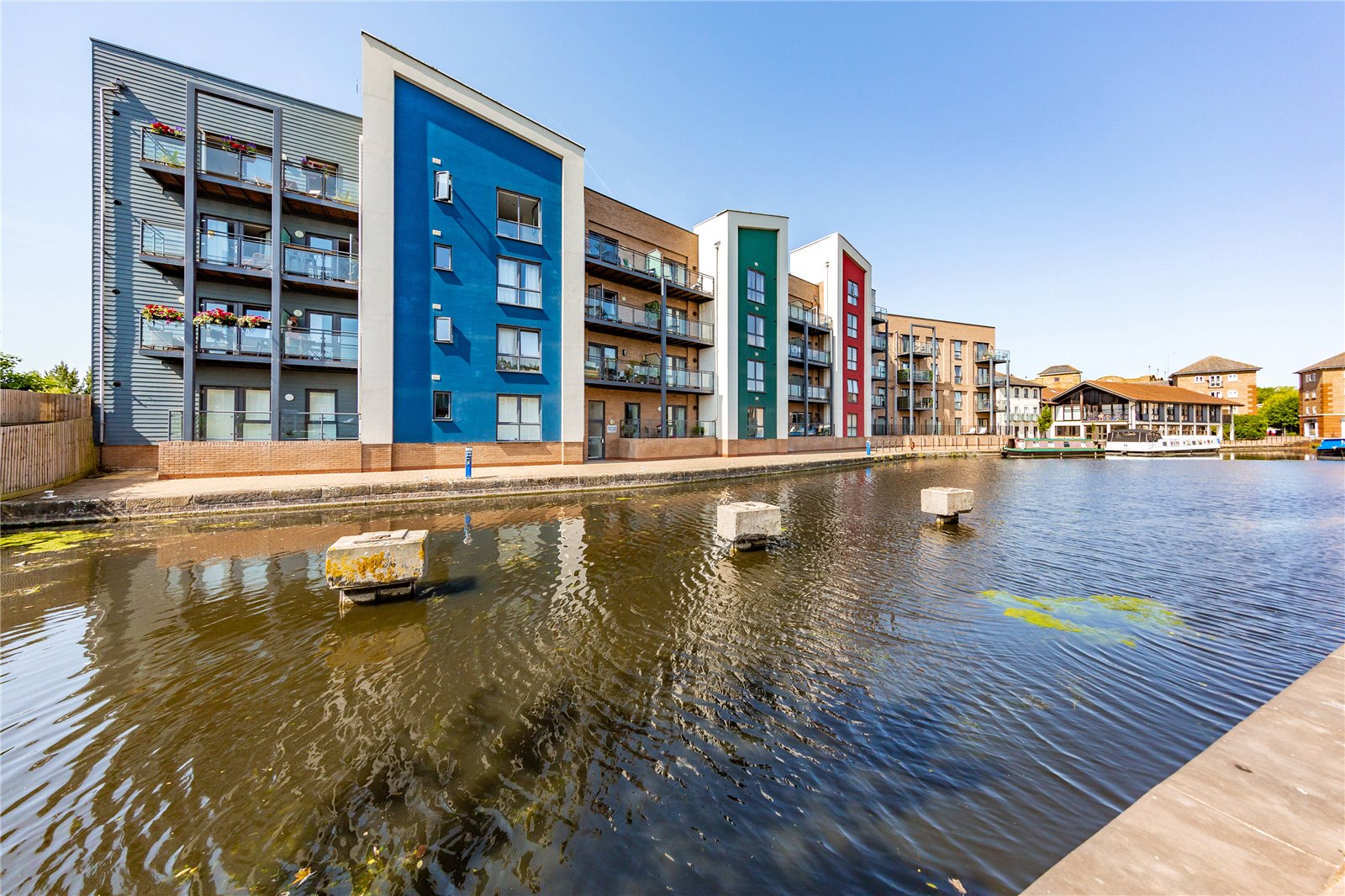 2 bedroom apartment for sale in Wharf Road, Chelmsford, Essex, CM2