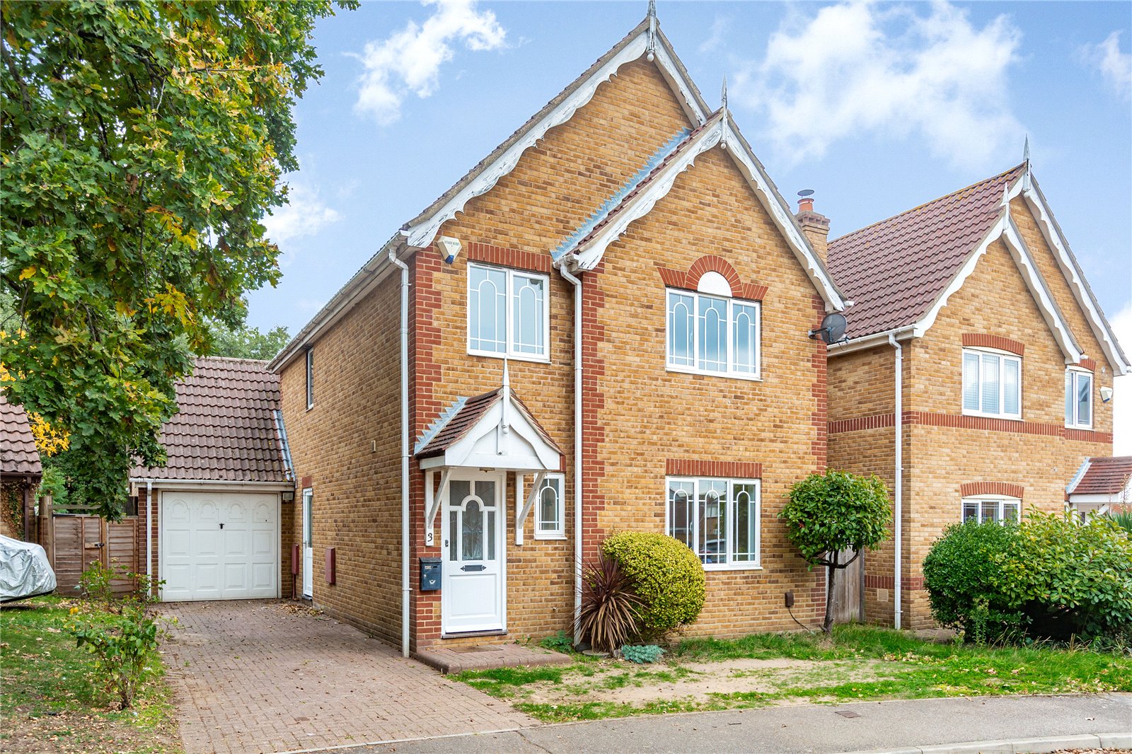 4 bedroom house for sale in Rowan Grove, Aveley, South Ockendon, Essex