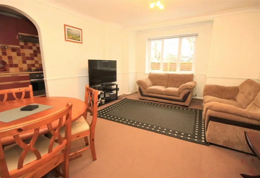 1 Bedroom Apartment For Sale In Park View Court Haslemere Road Wickford Ss11 Balgores
