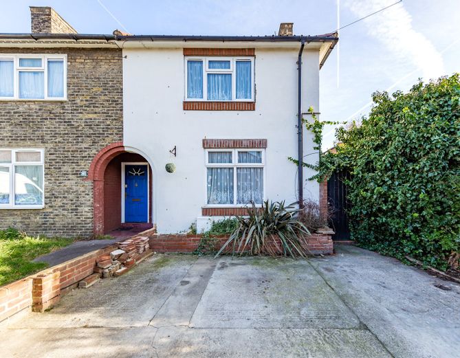 Properties for sale in Dagenham Balgores