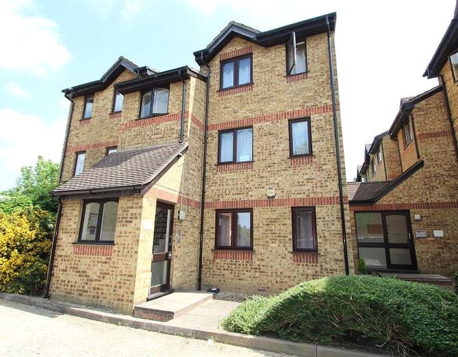 Properties for sale in Romford Balgores