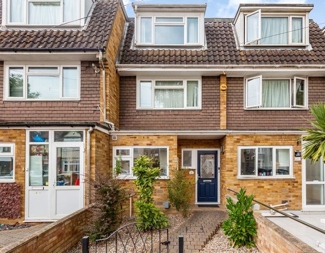 Properties for sale in Romford Balgores